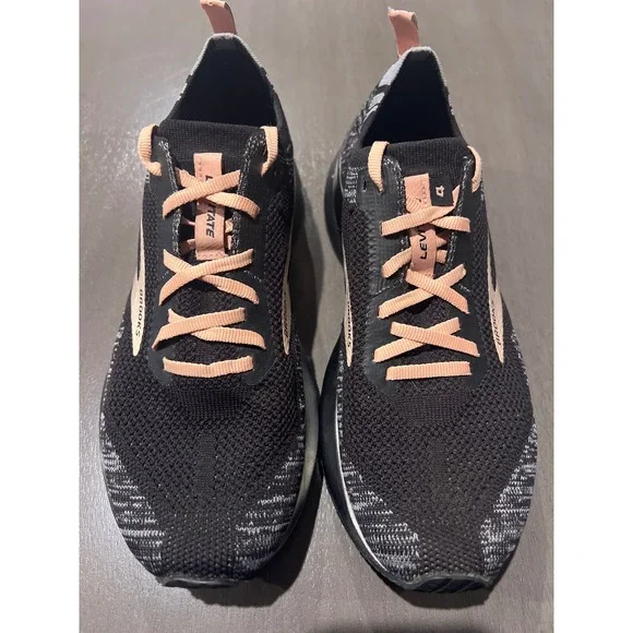 Brooks Women's Levitate 4 Black Coral Running Shoes Size 9 Medium Worn Twice - Picture 1 of 7